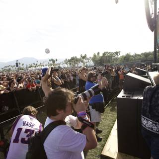 Crowd goes wild at Coachella concert
