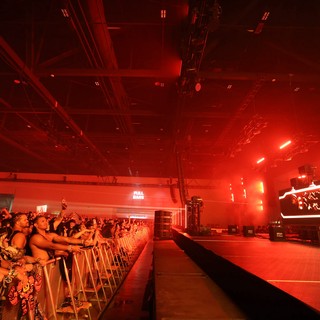 Red-Drenched Crowd Surges at Wobbleland 2026