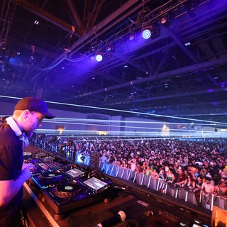 DJ Commands Massive Crowd at Wobbleland 2026