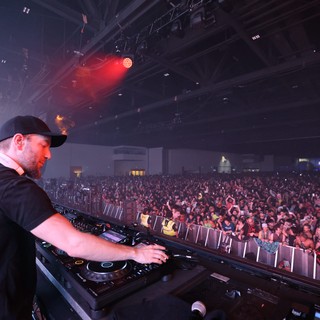 DJ Commands Massive Crowd at Wobbleland 2026