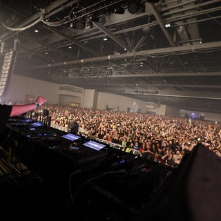 DJ Commands Massive Crowd at Wobbleland 2026