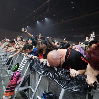 Crowd Surges at Wobbleland 2026 Festival Barrier