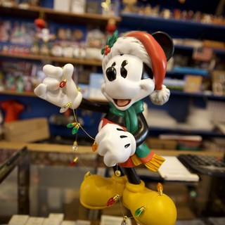 collectibles shop