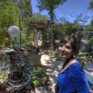 cathedral-of-junk-trash-chapel