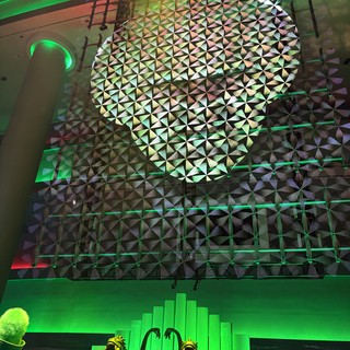 Entertainment venue or themed attraction