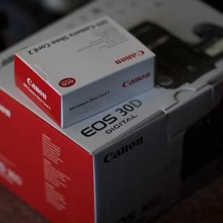Canon EOS 60D meets Canon EOS 70D in Package Delivery