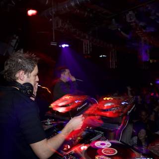 NLE Choppa electrifies the crowd with his DJ skills