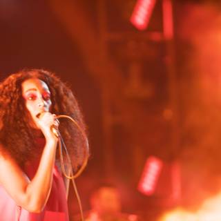 Solange lights up the stage with her soulful voice