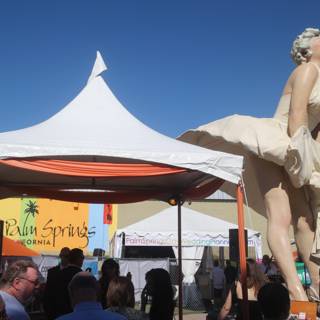Marilyn Monroe Statue Stands Tall at Palm Springs Art and Wine Festival