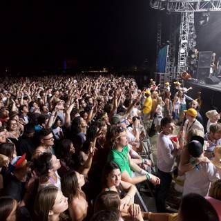 Epic Crowd at Coachella 2011