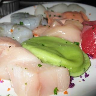 Satisfy Your Sushi Cravings with This Flavorful Platter