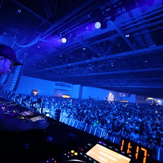 DJ Commands Massive Crowd at Wobbleland 2026