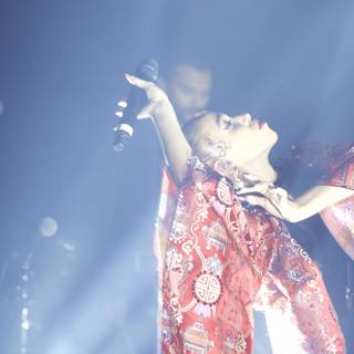 Red Kimono Singer Takes the Stage