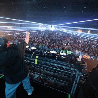 DJ Commands Massive Crowd at Wobbleland 2026