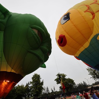 Giant Character Balloons Face Off at Sonoma Classic
