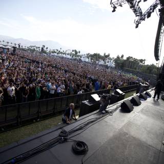 Coachella crowd goes wild for Mirah's performance