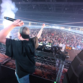 DJ Hypes Massive Crowd at Wobbleland 2026