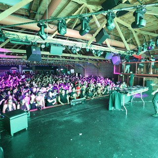 DJ Ignites Packed Crowd at Wobbleland Festival 2026