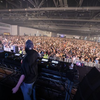 DJ Commands Massive Indoor Festival Crowd at Wobbleland