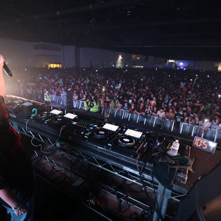 DJ Commands Massive Crowd at Wobbleland 2026