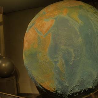 The Immense World in a Globe