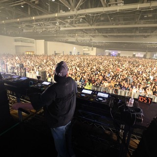 DJ Commands Massive Indoor Crowd at Wobbleland 2026