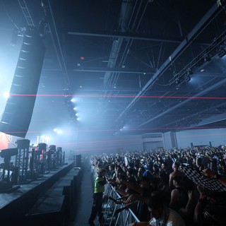 Massive Indoor Crowd Surges at Wobbleland 2026