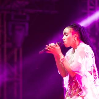 FKA Twigs Takes the Stage
