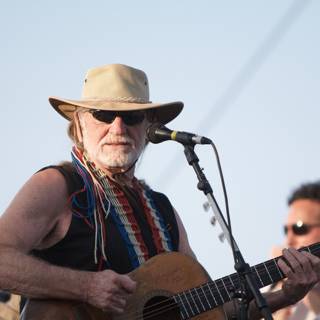 Willie Nelson's Electrifying Performance Under the Blue Sky