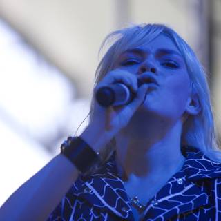 Blonde singer rocks Coachella stage with powerful performance