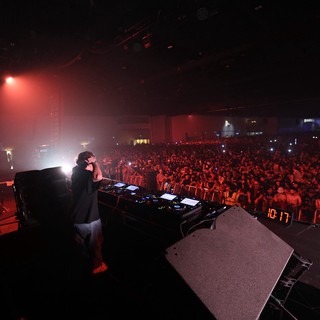 DJ Commands Massive Crowd at Wobbleland 2026