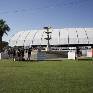Summer Vibes at Coachella 2024: Architectural Elegance and Lush Greenery