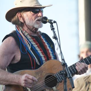Willie Nelson Rocks the Cowboy Hat