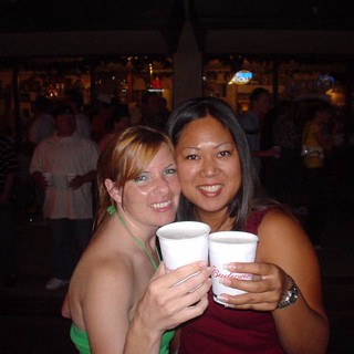 casual-outdoor-or-open-air-bar-likely-in-the-united-states