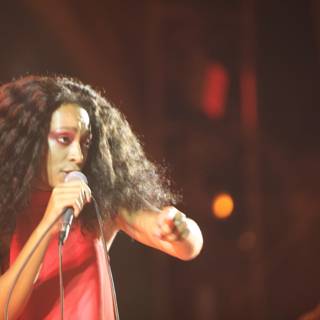Solange's electrifying solo performance