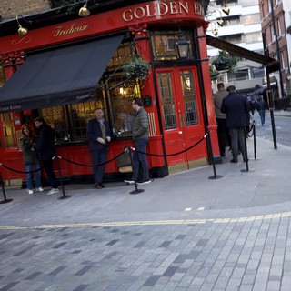 The Golden Eagle Pub - Traditional London Freehouse