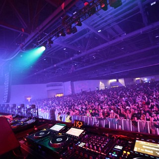 DJ Commands Massive Crowd at Wobbleland 2026