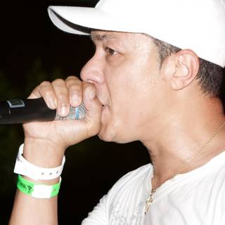 The Entertainer with the Microphone
