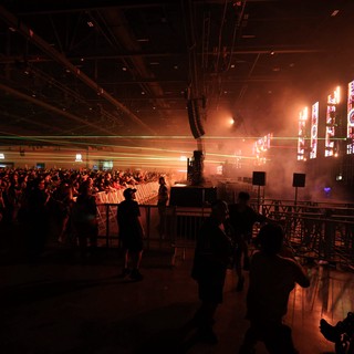 Laser-Lit Crowd Surges at Wobbleland 2026