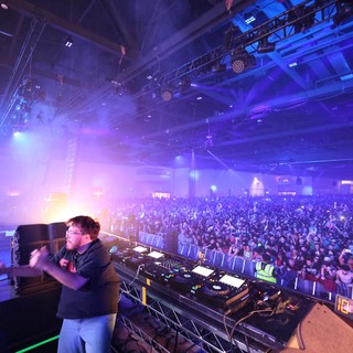 DJ Commands Massive Crowd at Wobbleland 2026