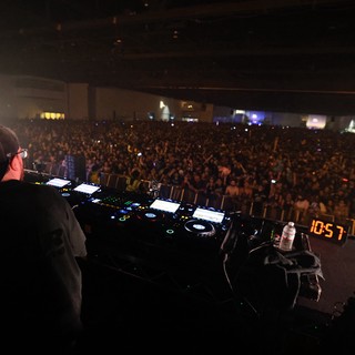 DJ Commands Massive Crowd at Wobbleland 2026