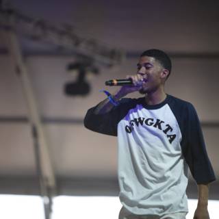 Hodgy steals the show with his microphone skills at Coachella