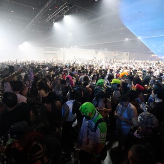 Massive Indoor Crowd Surges at Wobbleland 2026