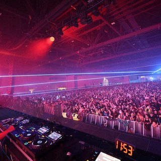 DJ Commands Massive Crowd at Wobbleland 2026