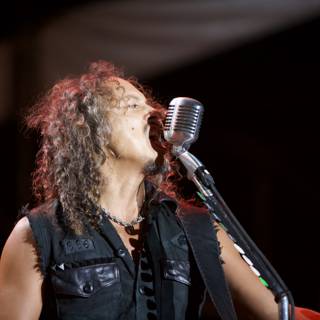 Kirk Hammett Rocking the Big Four Festival with his Signature Style