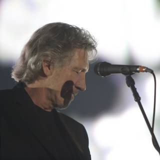 Roger Waters Rocks the Wall in London
