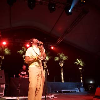 Live Performance by a Male Singer at 2007 Coachella Festival