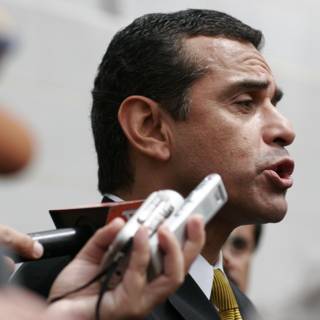 Mayor Villaraigosa Addresses Reporters