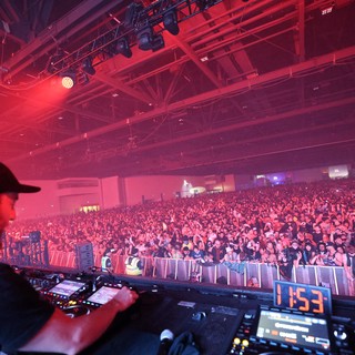 DJ Commands Massive Crowd at Wobbleland 2026