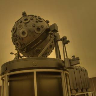 The Majestic Telescope of the Planetarium